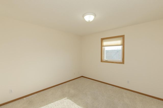 1134 47th Avenue N, Fargo, ND 58102