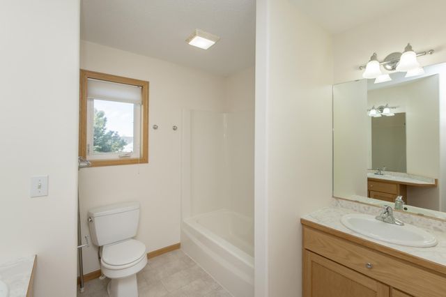 1134 47th Avenue N, Fargo, ND 58102