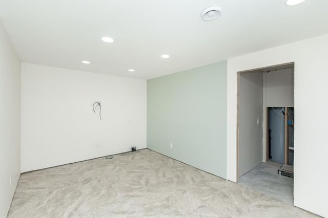 1134 47th Avenue N, Fargo, ND 58102