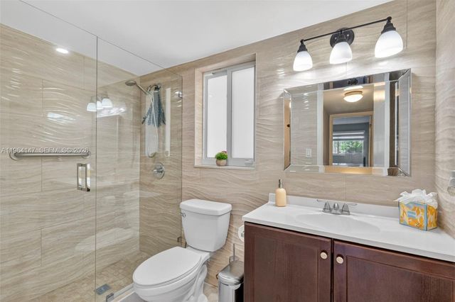 8040 N Sunrise Lakes Dr 108, Sunrise, FL 33322