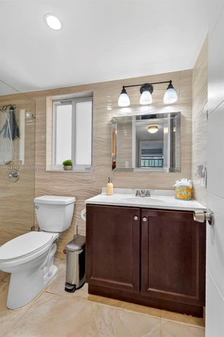 8040 N Sunrise Lakes Dr 108, Sunrise, FL 33322