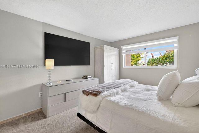 8040 N Sunrise Lakes Dr 108, Sunrise, FL 33322