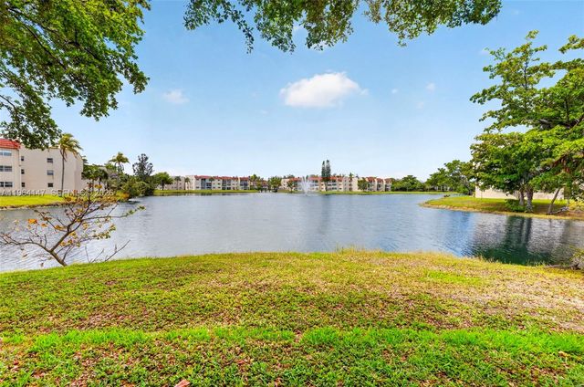 8040 N Sunrise Lakes Dr 108, Sunrise, FL 33322