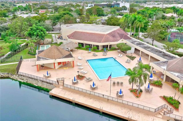 8040 N Sunrise Lakes Dr 108, Sunrise, FL 33322