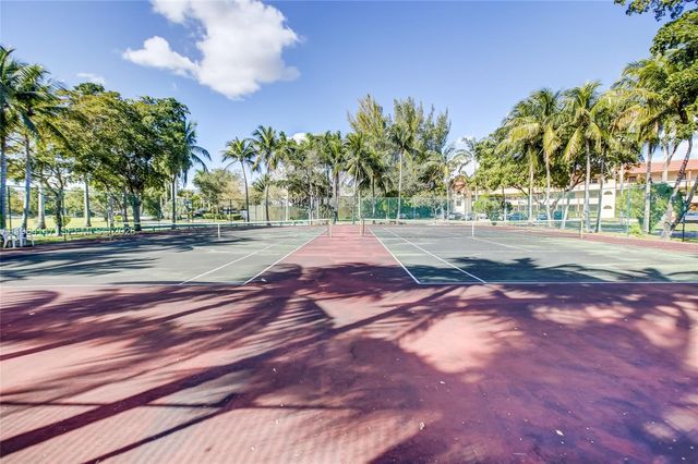 8040 N Sunrise Lakes Dr 108, Sunrise, FL 33322