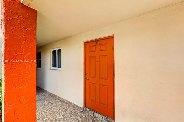 8040 N Sunrise Lakes Dr 108, Sunrise, FL 33322