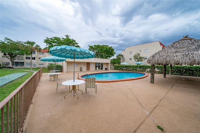 8040 N Sunrise Lakes Dr 108, Sunrise, FL 33322