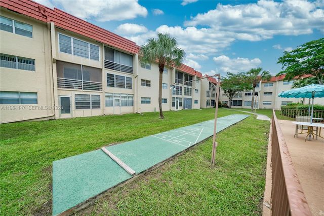 8040 N Sunrise Lakes Dr 108, Sunrise, FL 33322