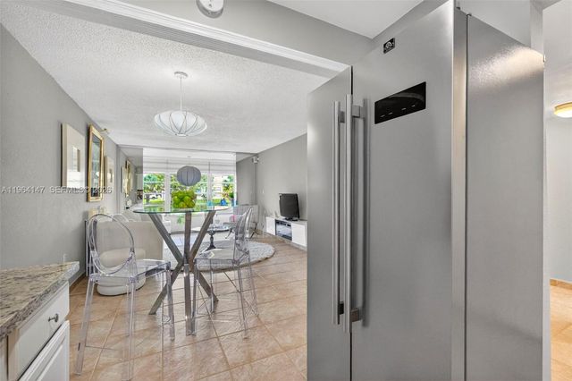 8040 N Sunrise Lakes Dr 108, Sunrise, FL 33322