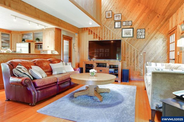 33941 Totem Pole Rd, Lebanon, OR 97355