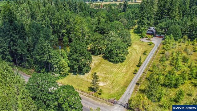 33941 Totem Pole Rd, Lebanon, OR 97355