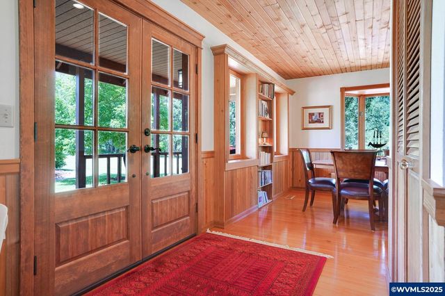33941 Totem Pole Rd, Lebanon, OR 97355