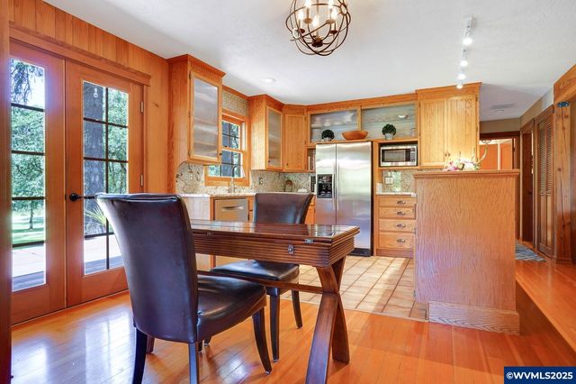 33941 Totem Pole Rd, Lebanon, OR 97355