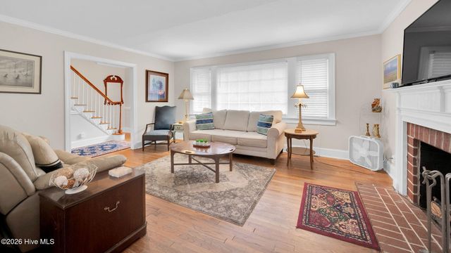 1902 Sherwood Drive, Greenville, NC 27858