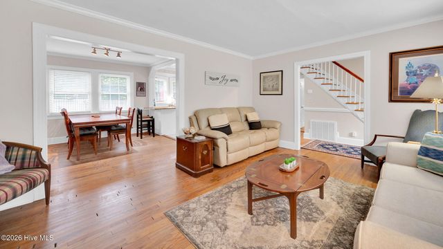 1902 Sherwood Drive, Greenville, NC 27858