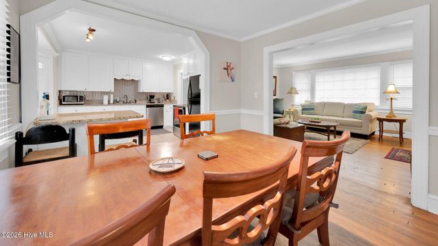 1902 Sherwood Drive, Greenville, NC 27858