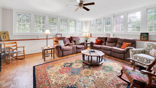 1902 Sherwood Drive, Greenville, NC 27858