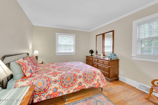 1902 Sherwood Drive, Greenville, NC 27858