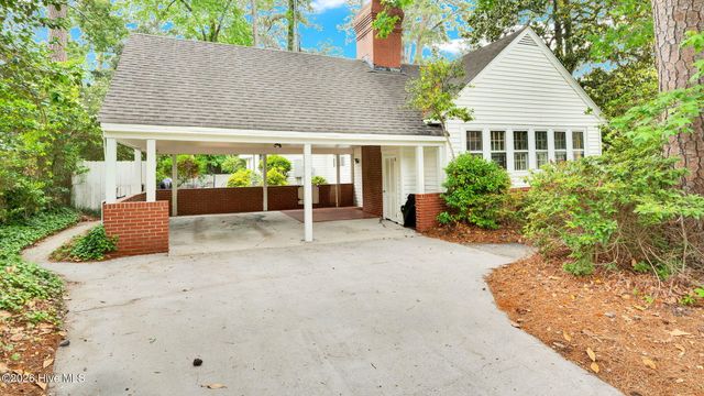 1902 Sherwood Drive, Greenville, NC 27858