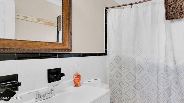 1902 Sherwood Drive, Greenville, NC 27858