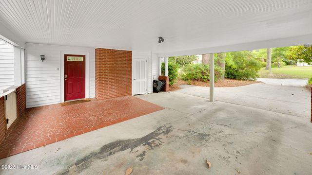 1902 Sherwood Drive, Greenville, NC 27858