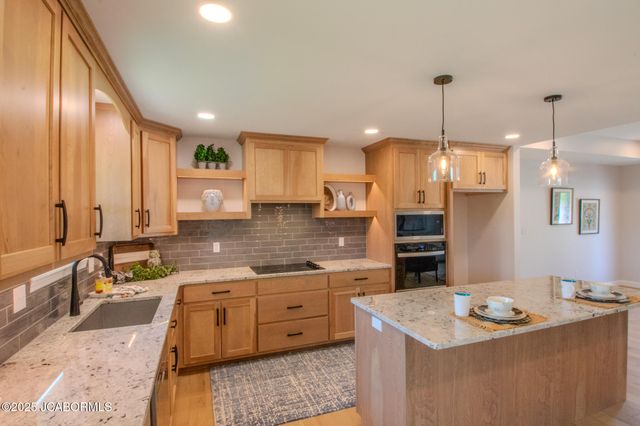 3213 CRYSTAL COURT, Jefferson City, MO 65109