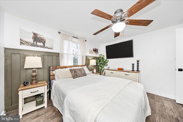 371 OAK HILL RD, Berkeley Springs, WV 25411