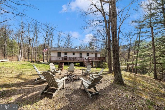 371 OAK HILL RD, Berkeley Springs, WV 25411