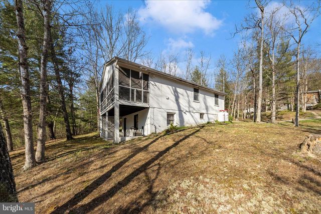 371 OAK HILL RD, Berkeley Springs, WV 25411