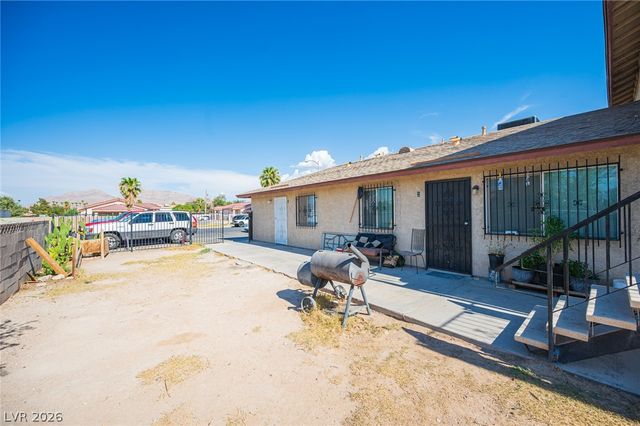 1524 Henry Drive, Las Vegas, NV 89110