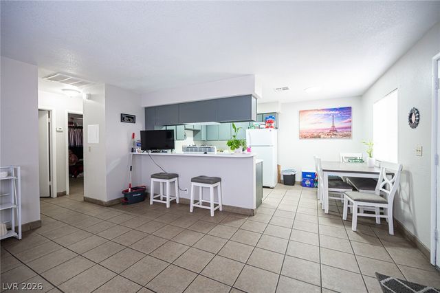 1524 Henry Drive, Las Vegas, NV 89110