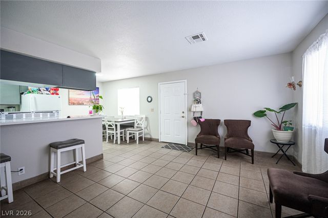 1524 Henry Drive, Las Vegas, NV 89110