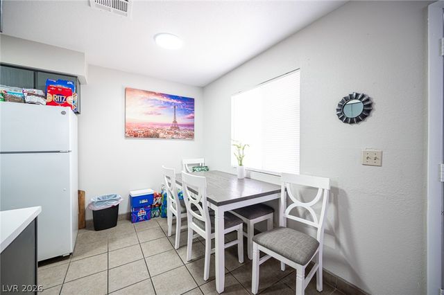 1524 Henry Drive, Las Vegas, NV 89110