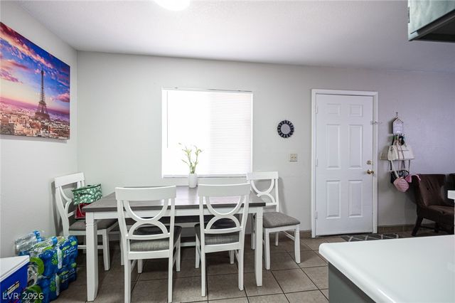 1524 Henry Drive, Las Vegas, NV 89110