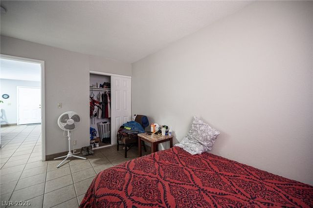1524 Henry Drive, Las Vegas, NV 89110