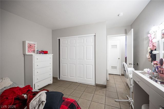 1524 Henry Drive, Las Vegas, NV 89110