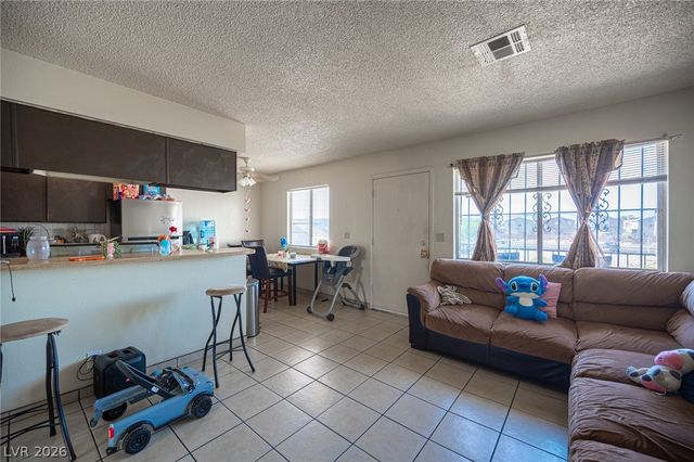 1524 Henry Drive, Las Vegas, NV 89110