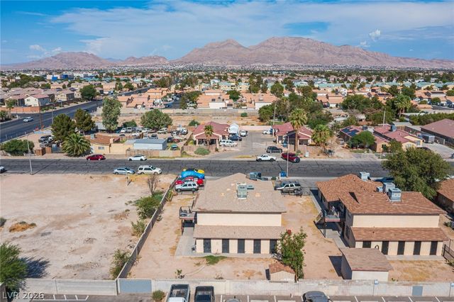 1524 Henry Drive, Las Vegas, NV 89110