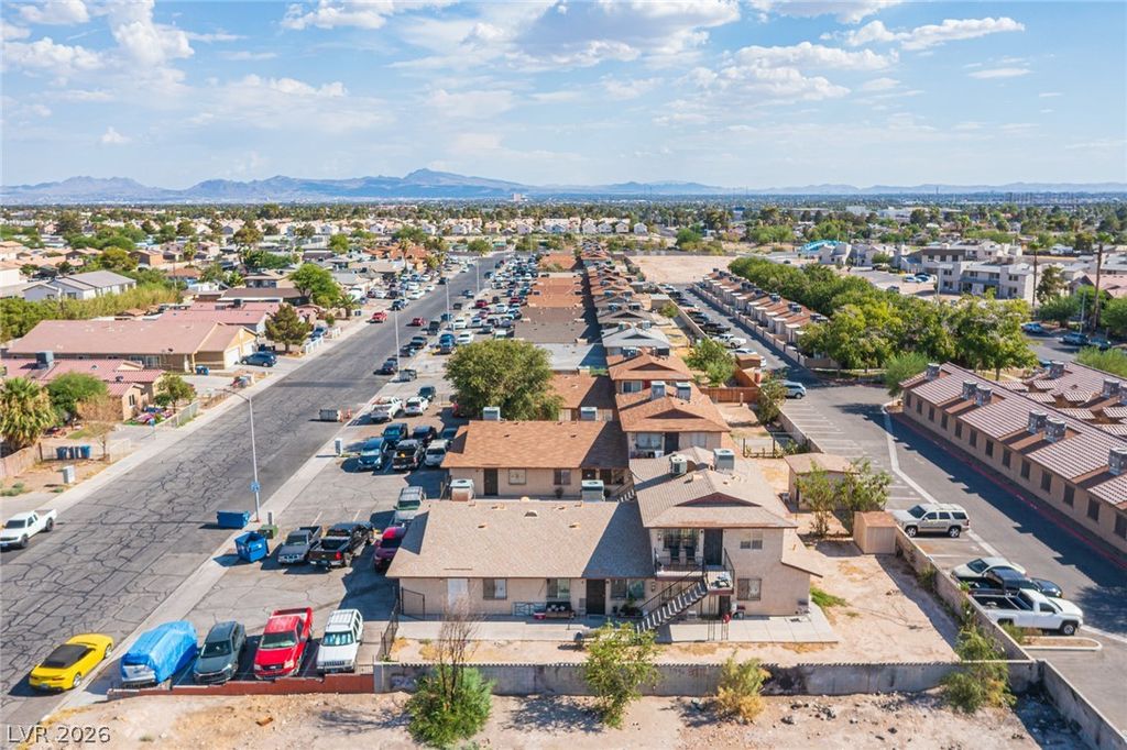 1524 Henry Drive, Las Vegas, NV 89110