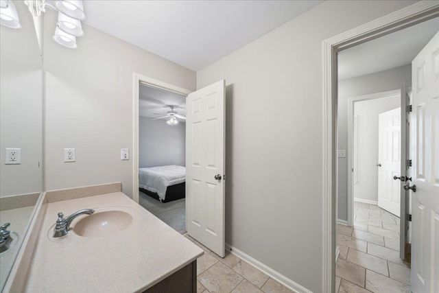 11979 HENNING OAKS LN, Arlington, TN 38002