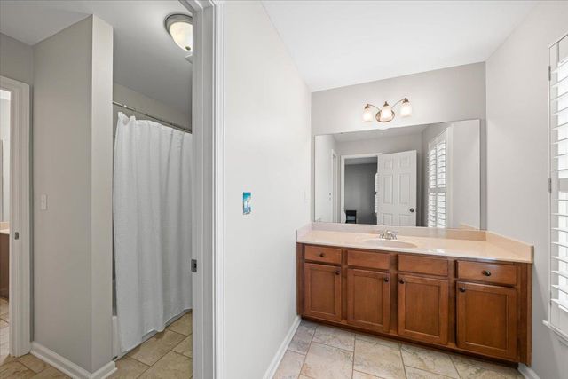 11979 HENNING OAKS LN, Arlington, TN 38002