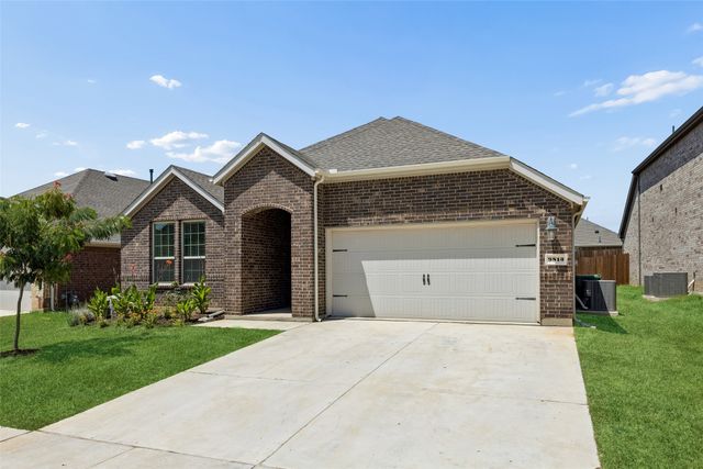 9813 Cherrywood Way, Aubrey, TX 76227