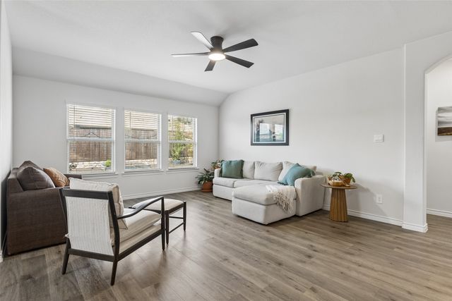 9813 Cherrywood Way, Aubrey, TX 76227