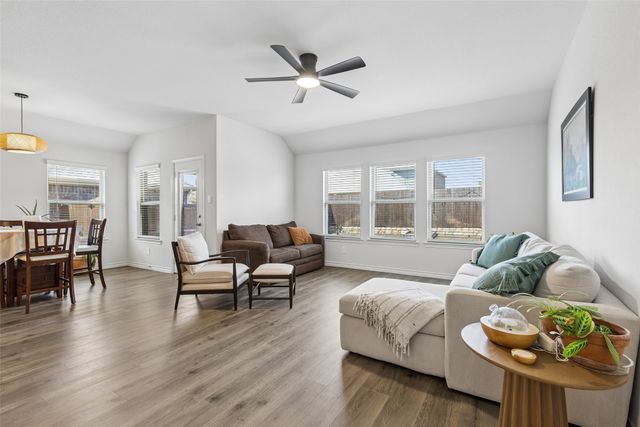 9813 Cherrywood Way, Aubrey, TX 76227