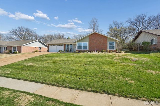 505 Glenmeadow Drive, Ballwin, MO 63011