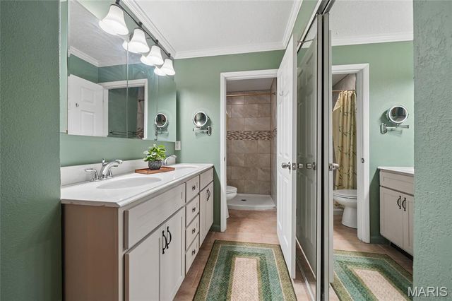 505 Glenmeadow Drive, Ballwin, MO 63011