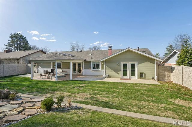 505 Glenmeadow Drive, Ballwin, MO 63011