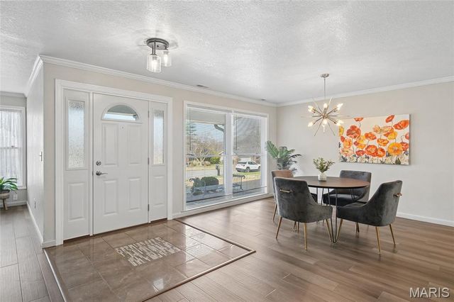 505 Glenmeadow Drive, Ballwin, MO 63011