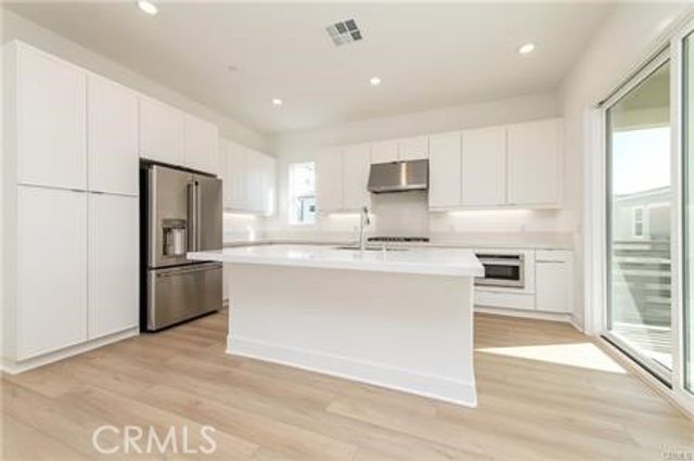 108 Tiffin, Irvine, CA 92618