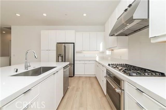108 Tiffin, Irvine, CA 92618